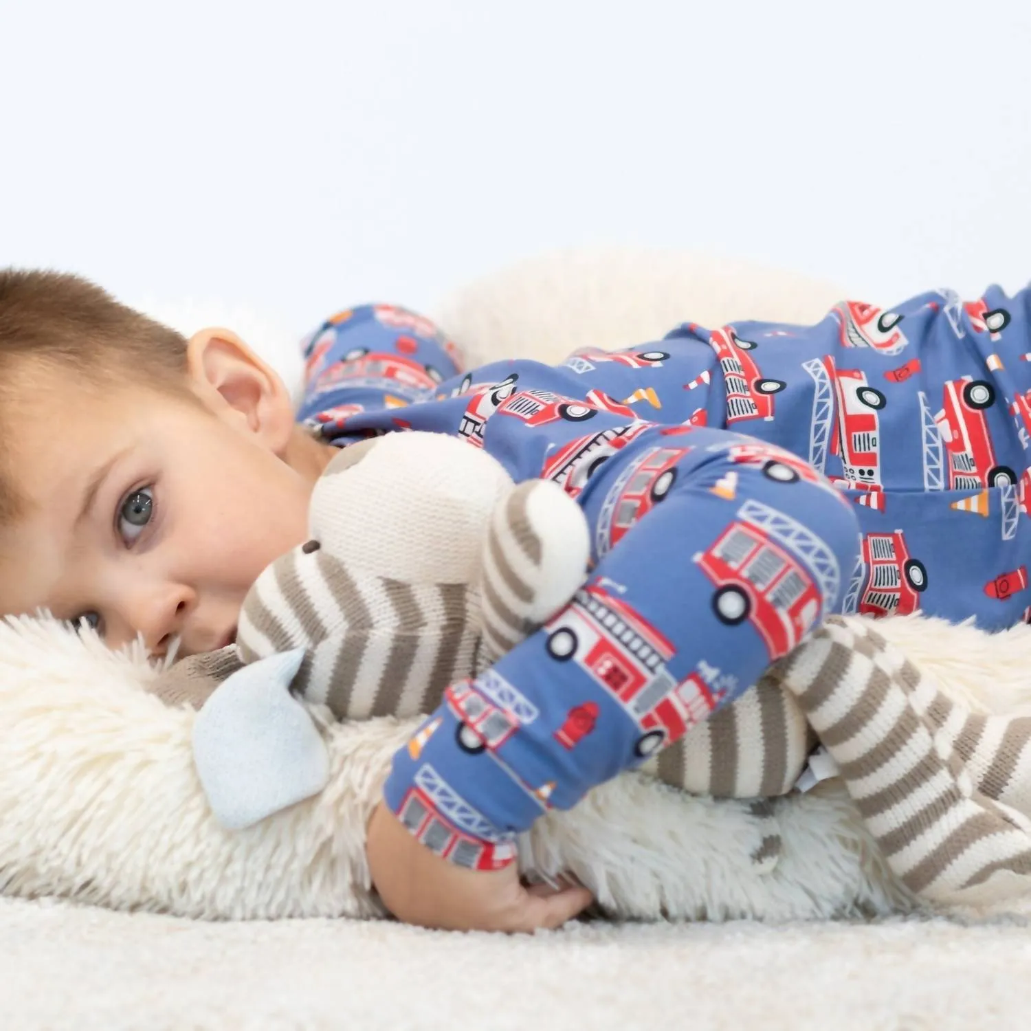 Big Boy Kid Fire Truck Print Pajama Set In Blue