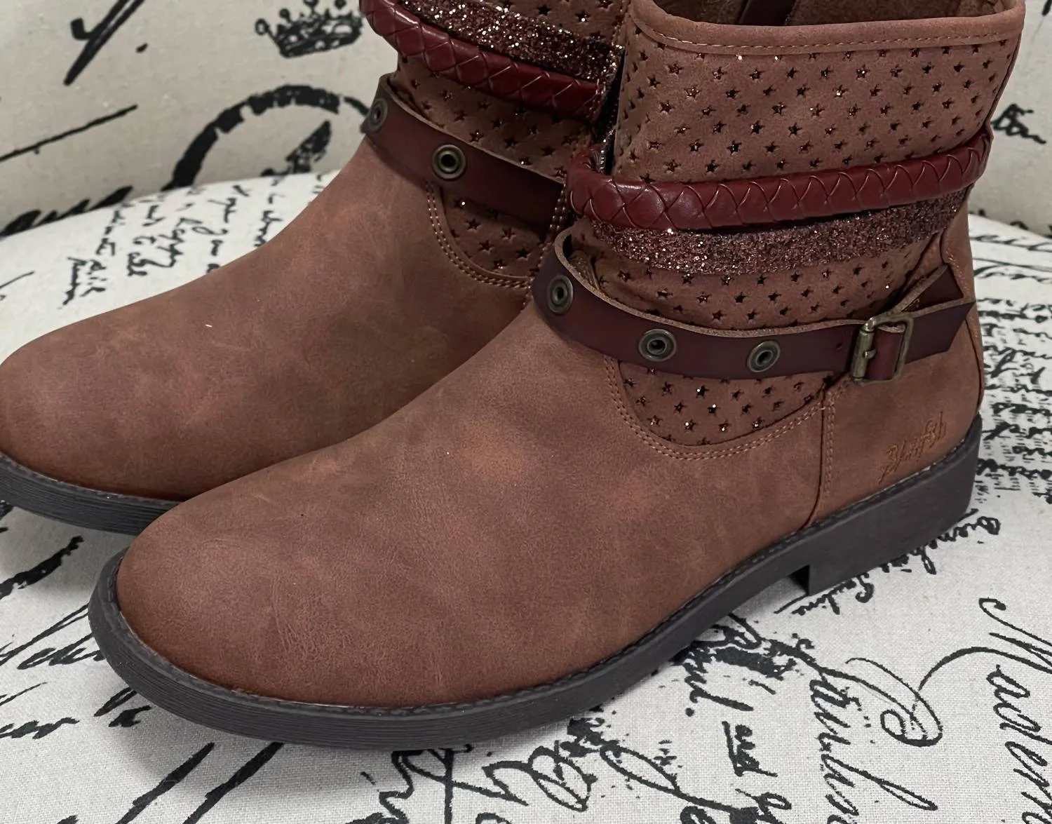 Girl's Kearney Boots In Whisky