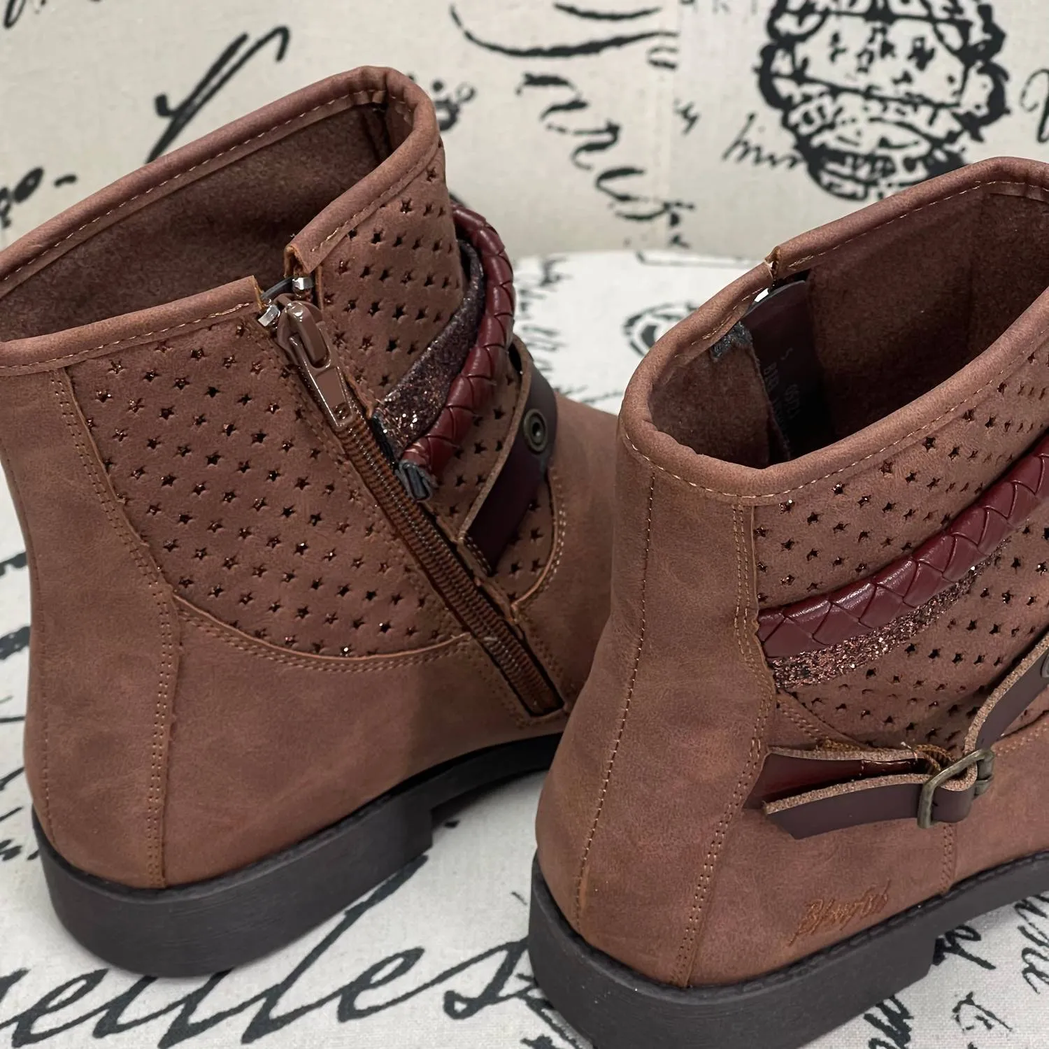 Girl's Kearney Boots In Whisky