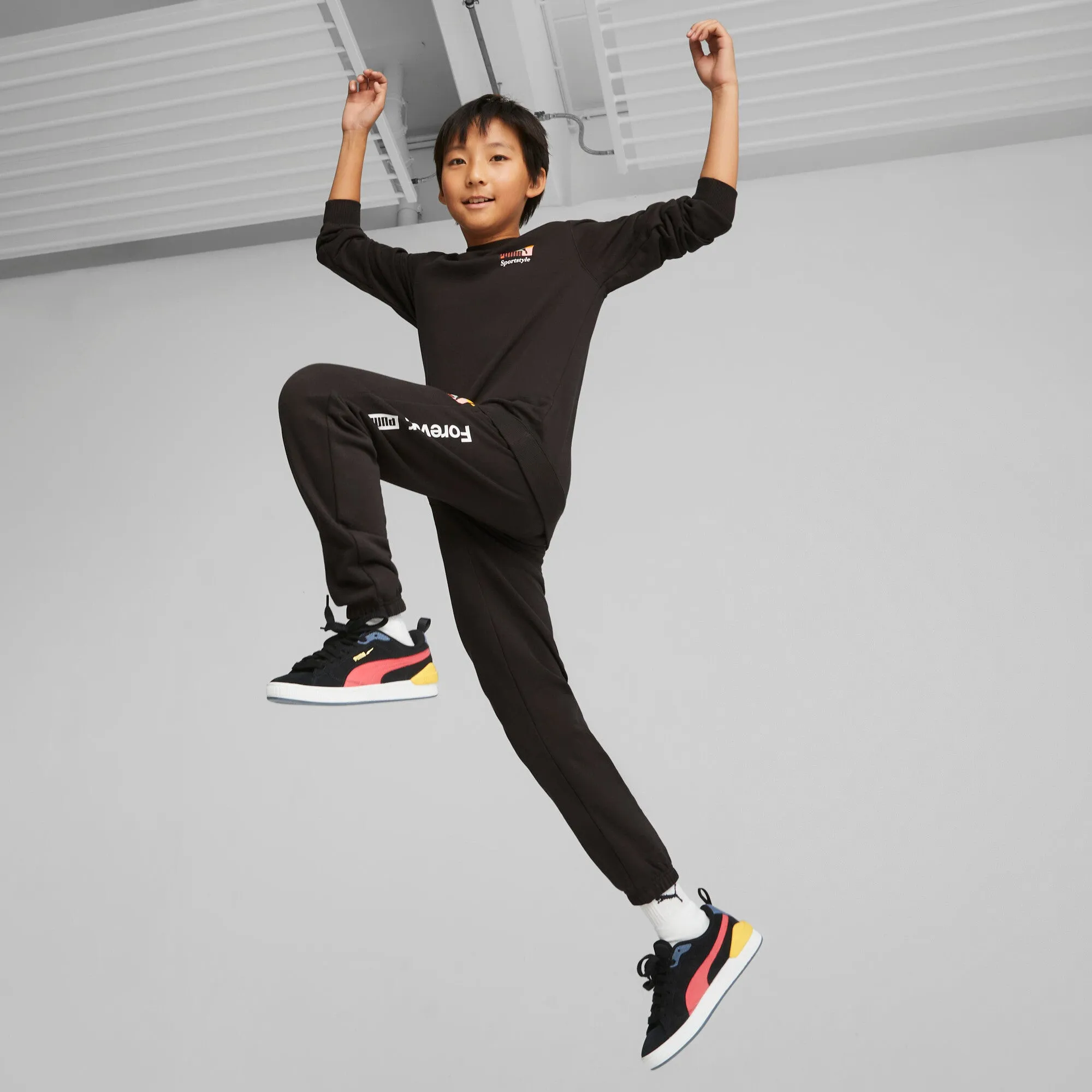 PUMA Big Kids' Classics Brand Love Sweatpants