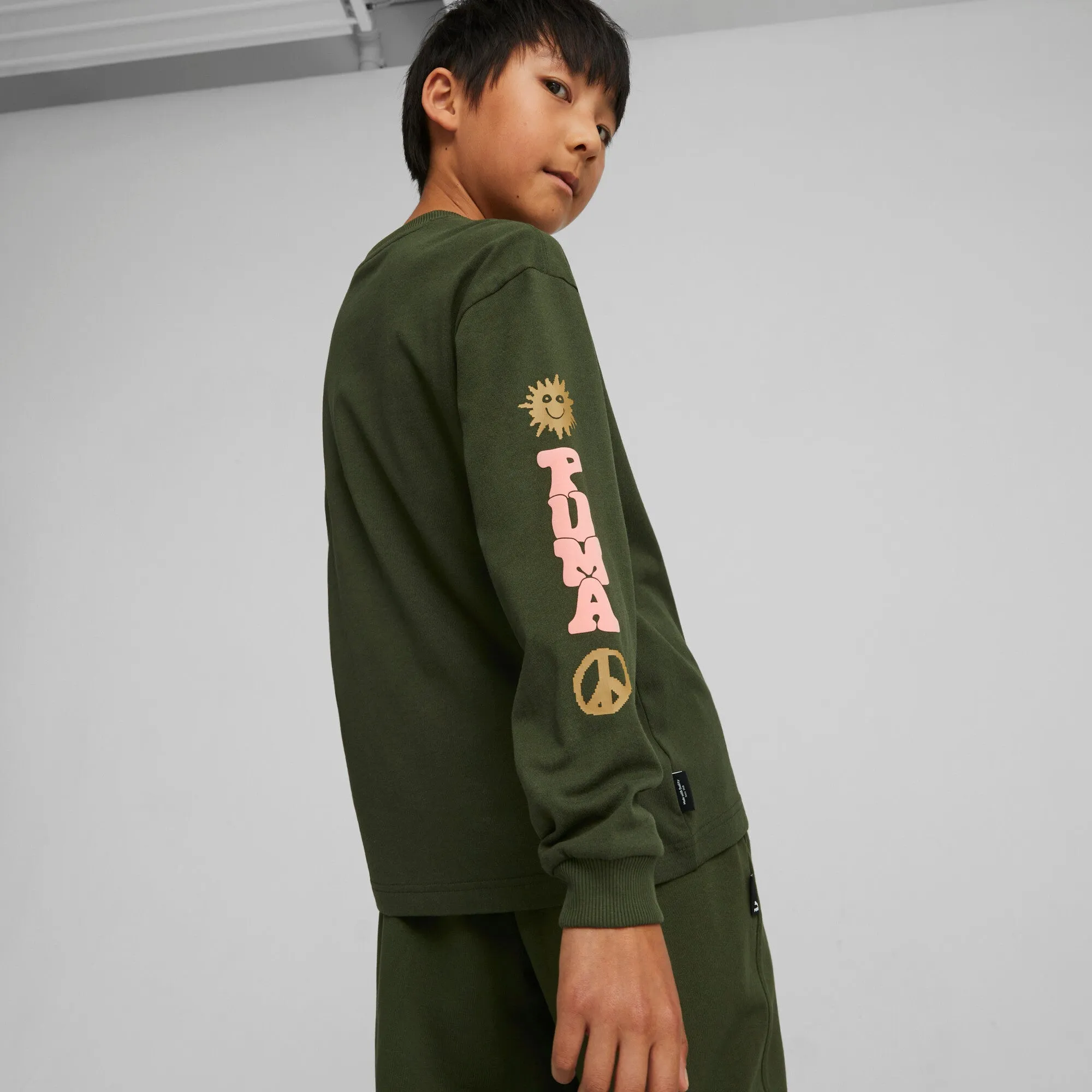 PUMA Big Kids' Downtown Graphic Long Sleeve Tee