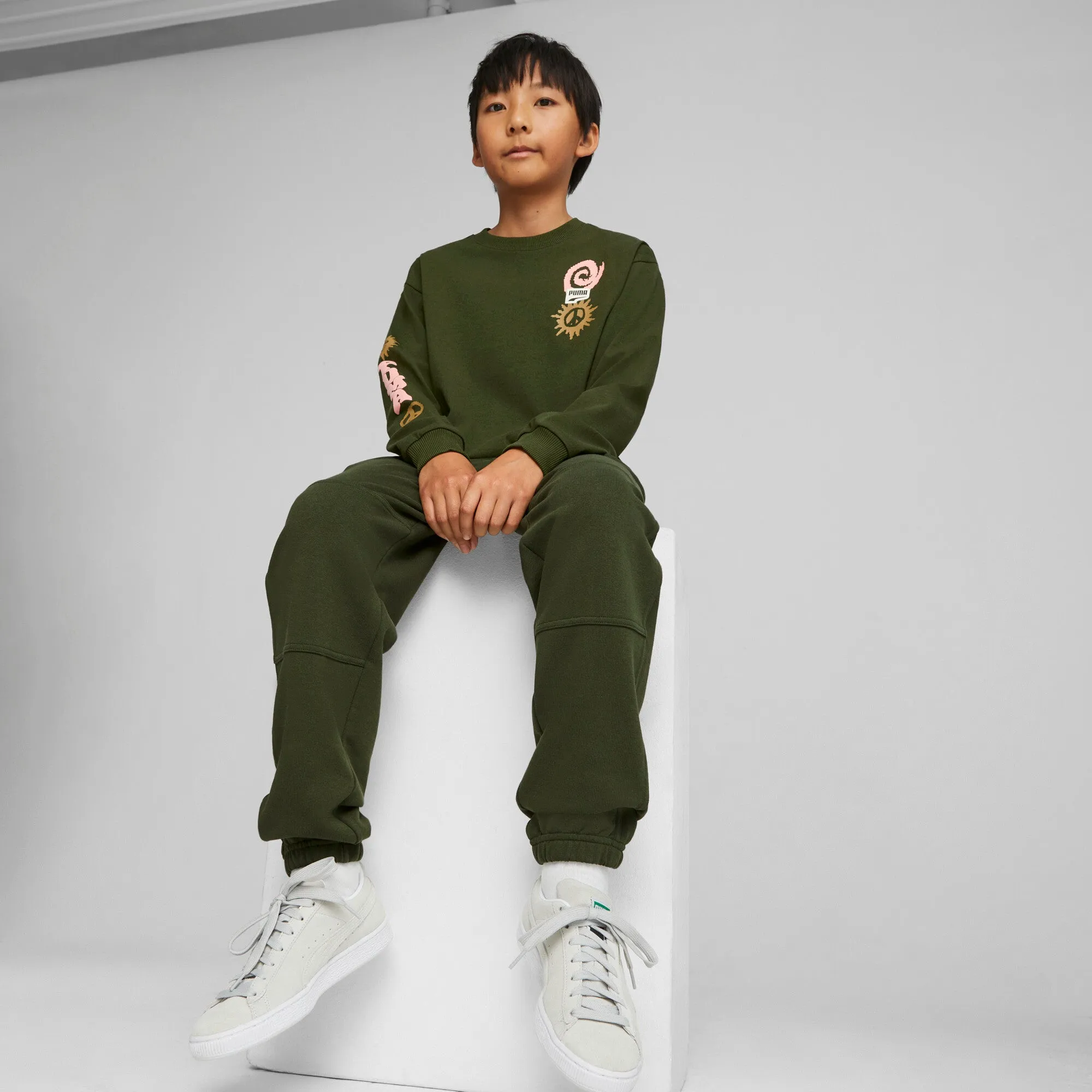 PUMA Big Kids' Downtown Graphic Long Sleeve Tee
