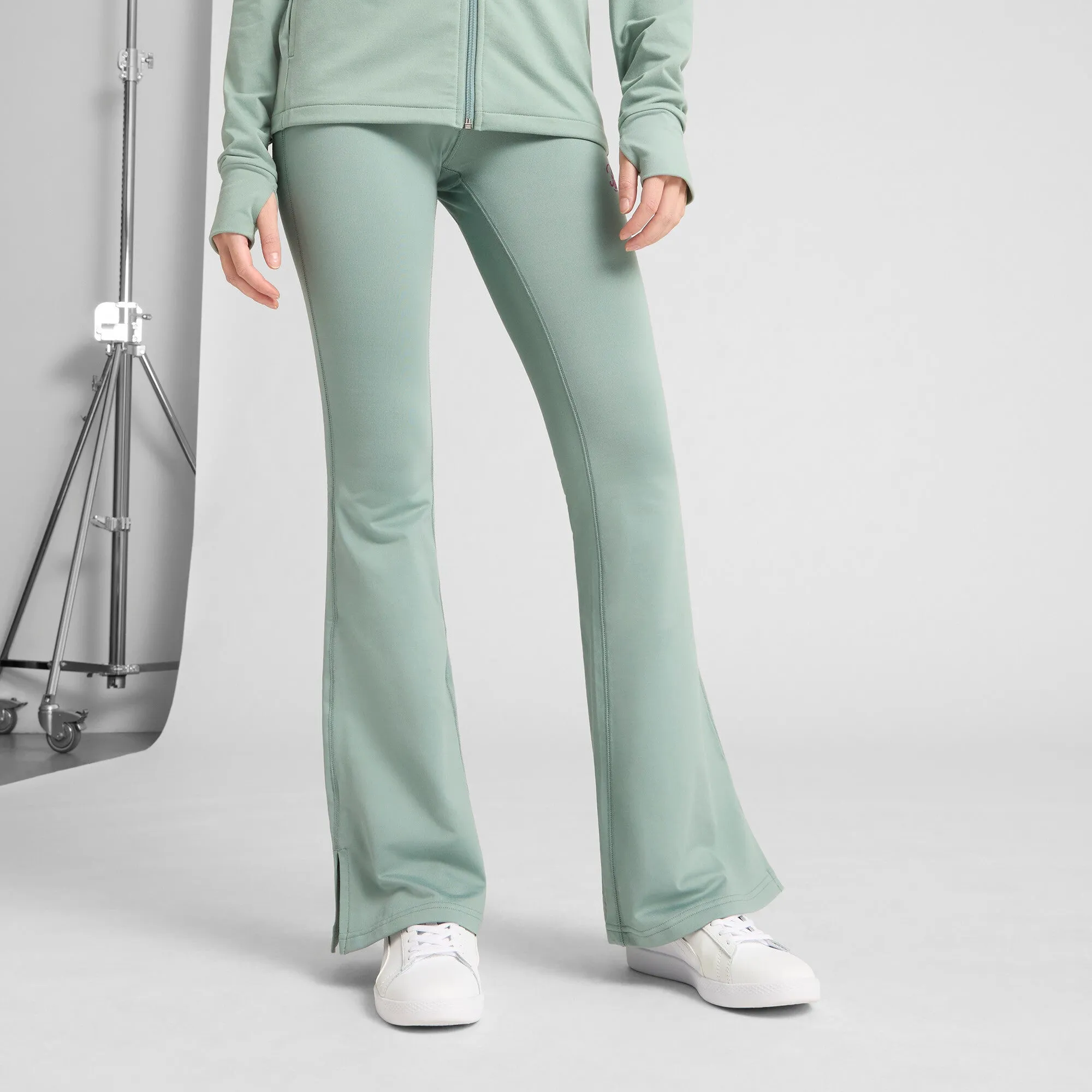 PUMA Women's ESS Script Flarred Leggings