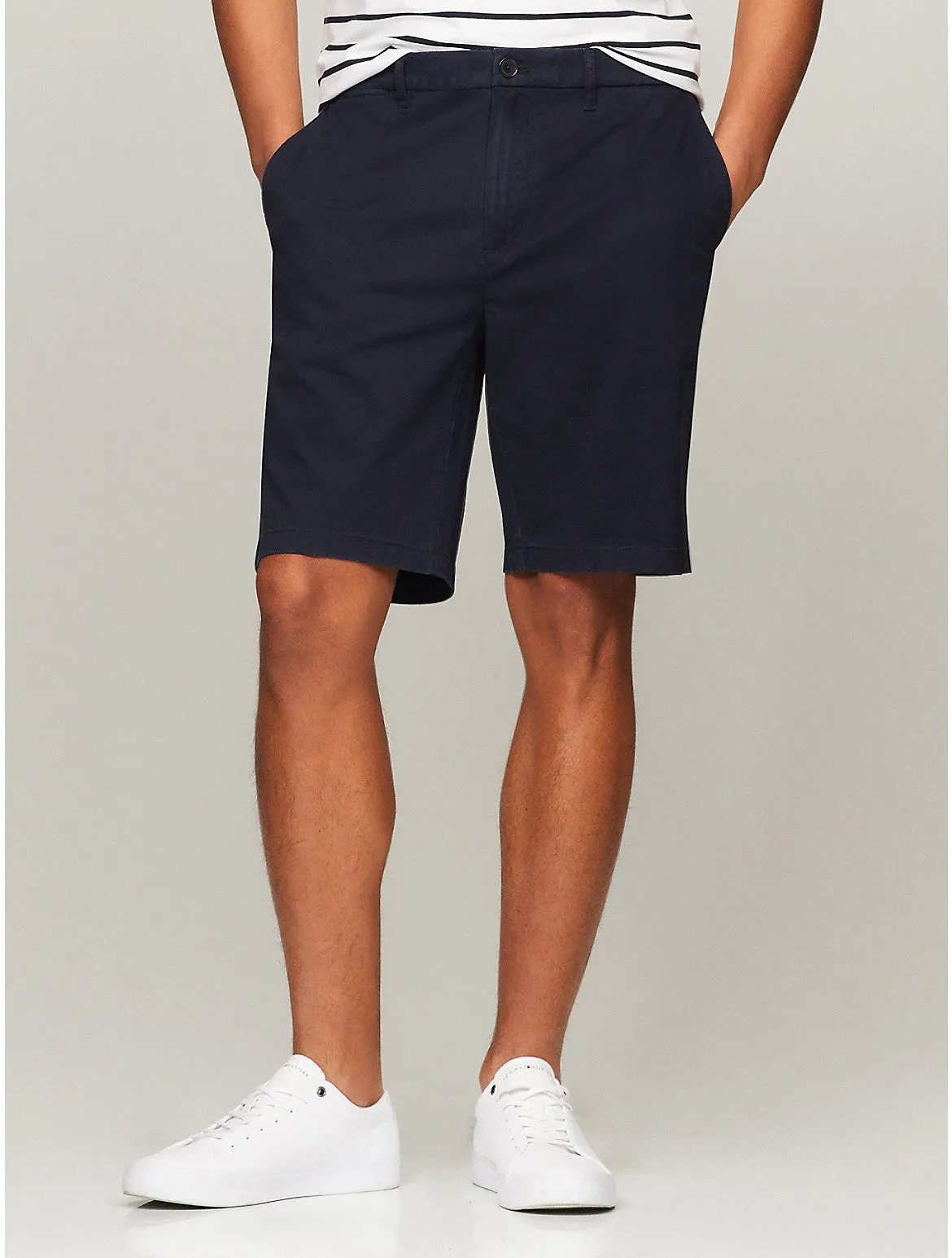 Tommy Hilfiger Men's Straight Fit Twill 9" Chino Short