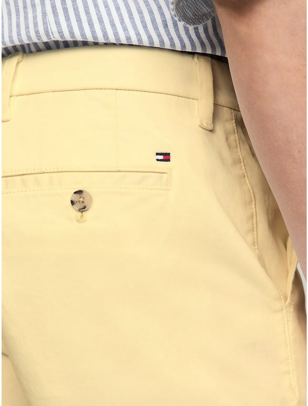 Tommy Hilfiger Men's Straight Fit Twill 9" Chino Short