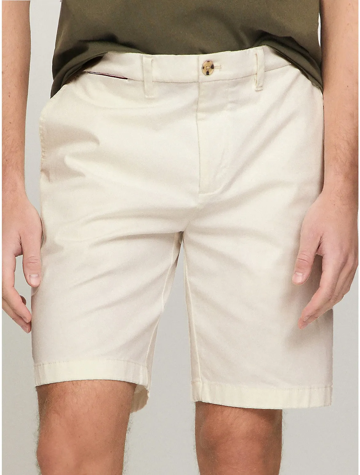 Tommy Hilfiger Men's Straight Fit Twill 9" Chino Short
